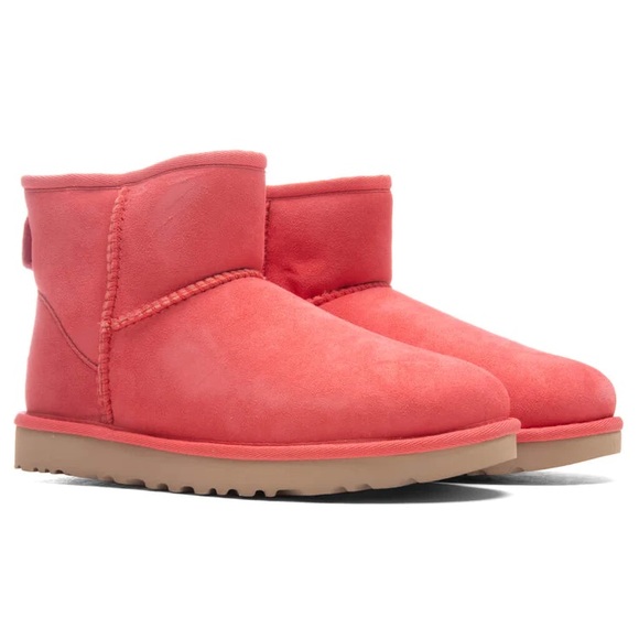 NWT UGG Women’s Classic Mini II Sherpa Lined Boot Hibiscus Pink - Size: 5 - Picture 1 of 6